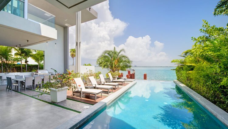 miami-1401nvenetianway-04